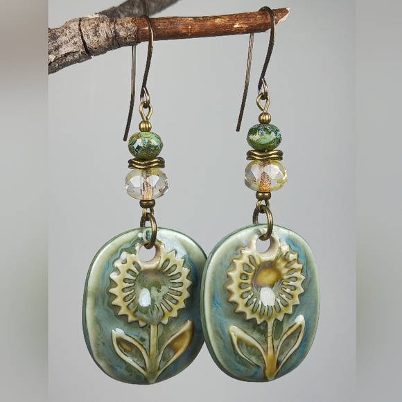HAND CRAFTED EARRINGS Green Amber Ceramic Flower Czech Glass Statement Dangle - Picture 4 of 8